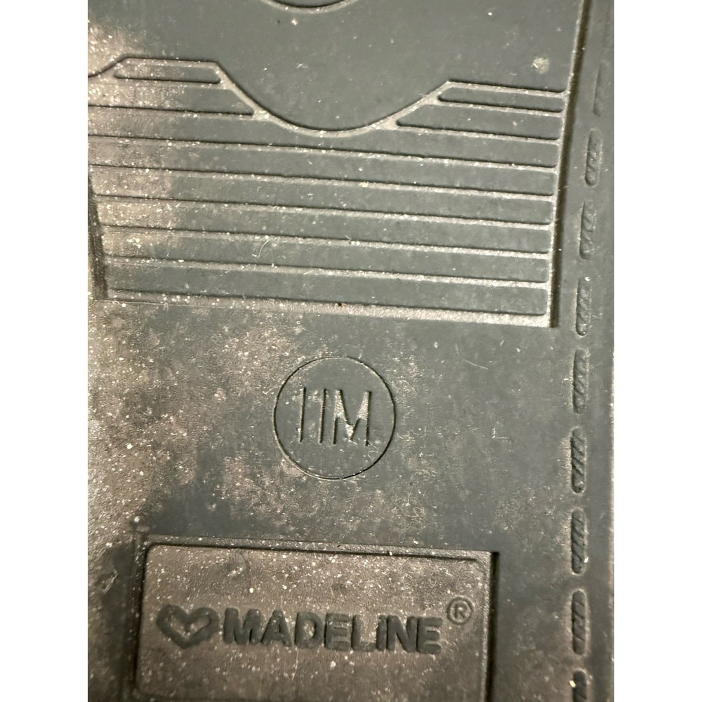 Madeline Womens Bon Bon Flat Strappy Buckle Thong Sandals Gray Sz 11M - Picture 8 of 8